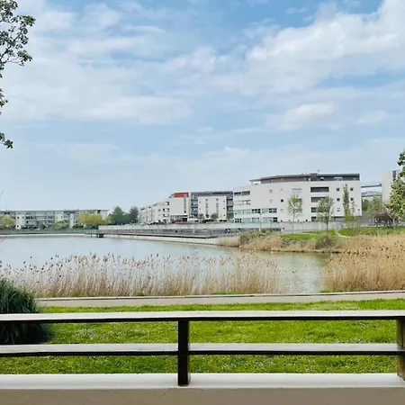 50 M At Lakefront With Garden Balcony *