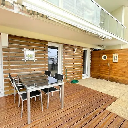 50 M At Lakefront With Garden Balcony *